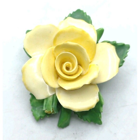 Vintage Adderley Floral Yellow Rose Bone China Ceramic Porcelain Brooch England - Picture 2 of 8